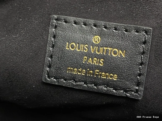 AAA Replica Ru VUITTON Canoe New LOUIS Bag-14*20.5*14CM 0801